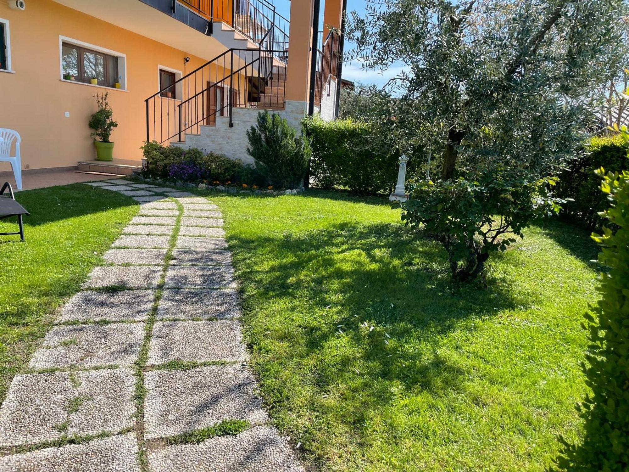 Il Fienile Di Manerba Appartement Manerba del Garda Buitenkant foto