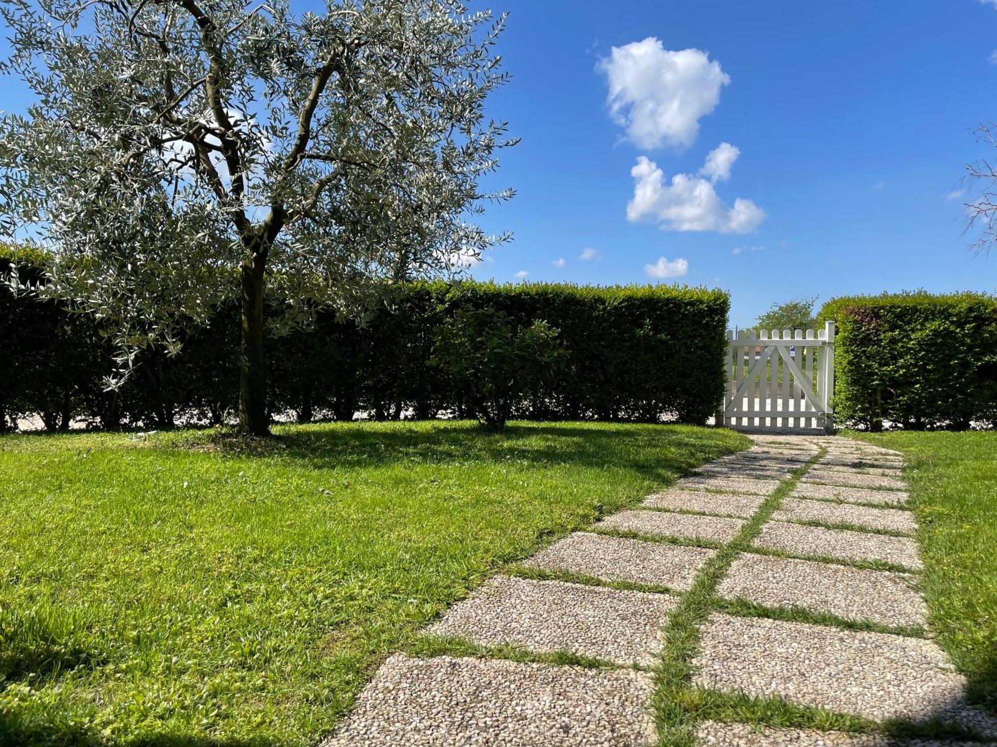 Il Fienile Di Manerba Appartement Manerba del Garda Buitenkant foto